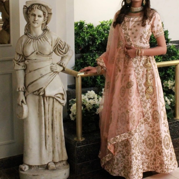 Gorgeous light pink silk Lehnga - Picture 1 of 2